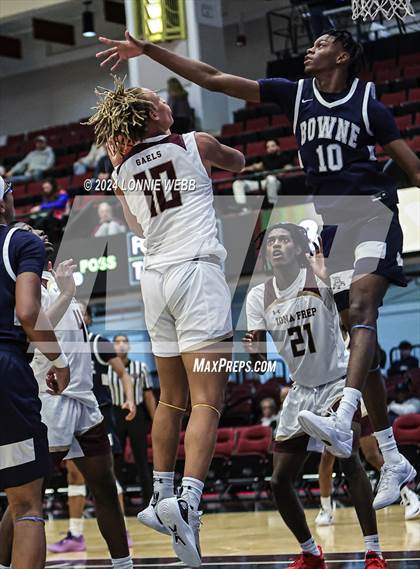 Thumbnail 1 in John Bowne vs Iona Prep (Pubic vs Catholic Hoops Showdown) photogallery.