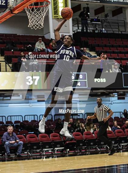 Thumbnail 1 in John Bowne vs Iona Prep (Pubic vs Catholic Hoops Showdown) photogallery.
