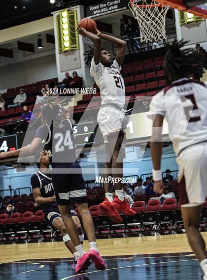 Thumbnail 2 in John Bowne vs Iona Prep (Pubic vs Catholic Hoops Showdown) photogallery.