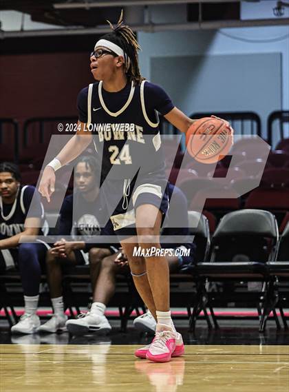 Thumbnail 3 in John Bowne vs Iona Prep (Pubic vs Catholic Hoops Showdown) photogallery.