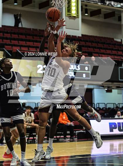 Thumbnail 2 in John Bowne vs Iona Prep (Pubic vs Catholic Hoops Showdown) photogallery.