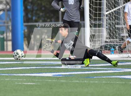 Thumbnail 1 in Reagan [Ronald] vs Marshall (UIL 6A Bi-District Playoff) photogallery.
