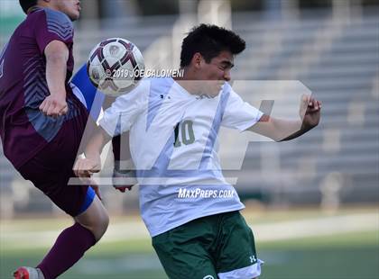 Thumbnail 1 in Reagan [Ronald] vs Marshall (UIL 6A Bi-District Playoff) photogallery.