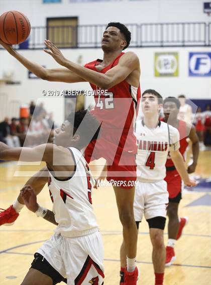 Thumbnail 1 in Pike vs. Southport  (IHSAA 4A 1st Round Playoff) photogallery.