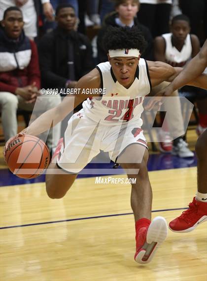 Thumbnail 2 in Pike vs. Southport  (IHSAA 4A 1st Round Playoff) photogallery.