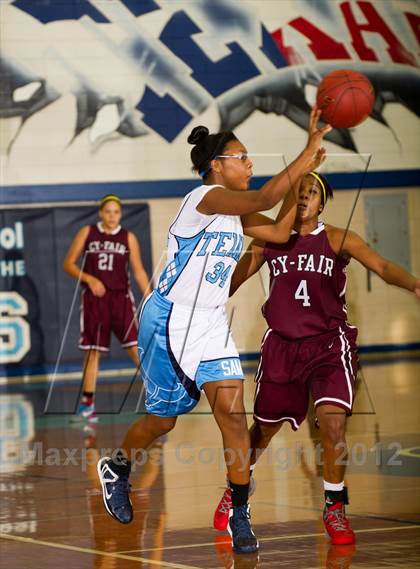Thumbnail 3 in Sam Rayburn vs Cy-Fair (McDonald's Texas Invitational) photogallery.