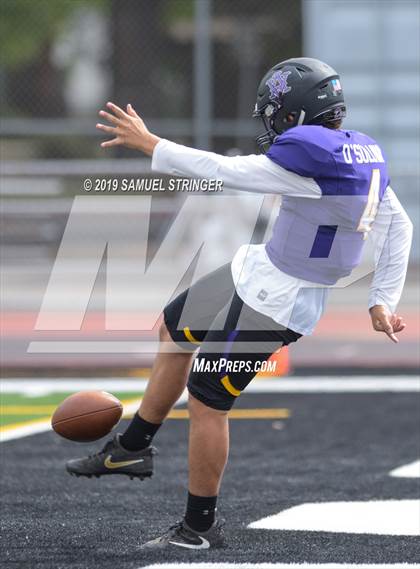 Thumbnail 1 in Campolindo vs. Amador Valley (Honor Bowl) photogallery.