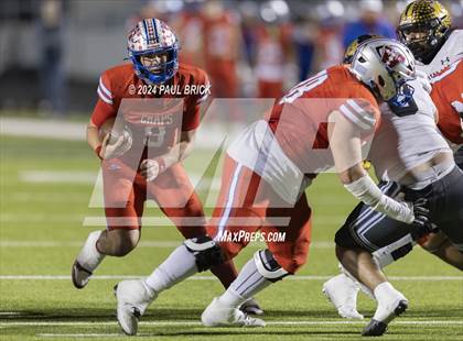 Thumbnail 1 in Westlake vs Brennan (UIL 6A D1 Football Region 4 Area) photogallery.