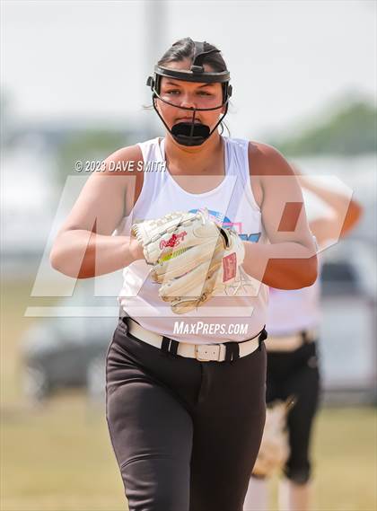 Thumbnail 1 in Western Dubuque vs North Linn (West Delaware Invitational) photogallery.