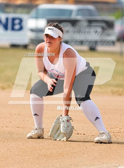 Thumbnail 2 in Western Dubuque vs North Linn (West Delaware Invitational) photogallery.