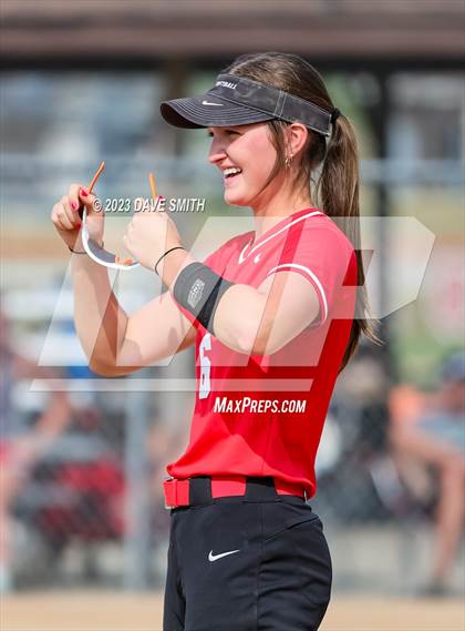Thumbnail 2 in Western Dubuque vs North Linn (West Delaware Invitational) photogallery.