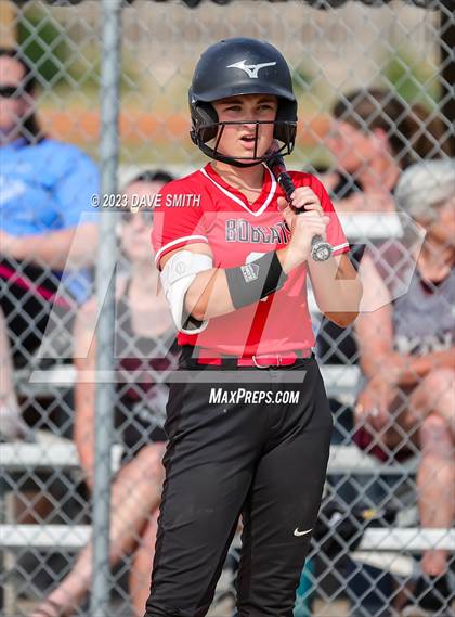 Thumbnail 3 in Western Dubuque vs North Linn (West Delaware Invitational) photogallery.
