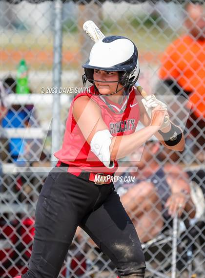 Thumbnail 2 in Western Dubuque vs North Linn (West Delaware Invitational) photogallery.