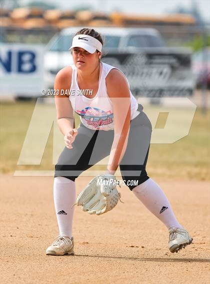 Thumbnail 1 in Western Dubuque vs North Linn (West Delaware Invitational) photogallery.