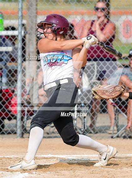 Thumbnail 2 in Western Dubuque vs North Linn (West Delaware Invitational) photogallery.