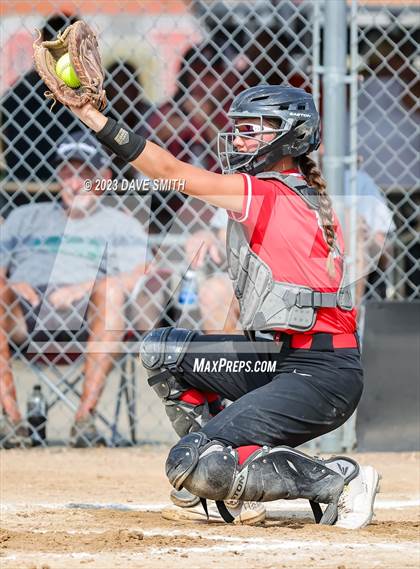 Thumbnail 2 in Western Dubuque vs North Linn (West Delaware Invitational) photogallery.