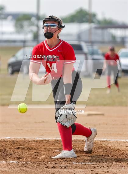 Thumbnail 1 in Western Dubuque vs North Linn (West Delaware Invitational) photogallery.