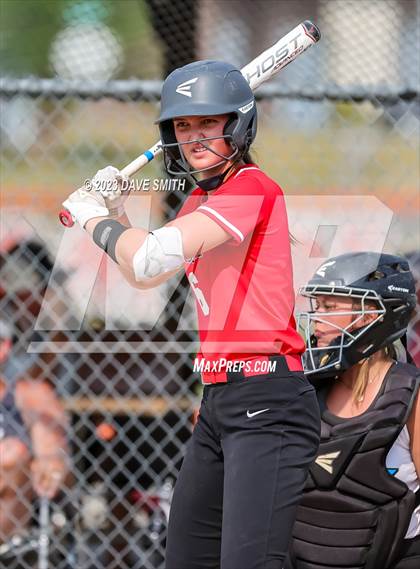 Thumbnail 3 in Western Dubuque vs North Linn (West Delaware Invitational) photogallery.
