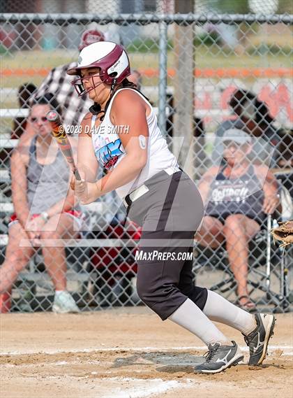 Thumbnail 3 in Western Dubuque vs North Linn (West Delaware Invitational) photogallery.