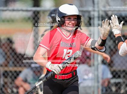 Thumbnail 1 in Western Dubuque vs North Linn (West Delaware Invitational) photogallery.