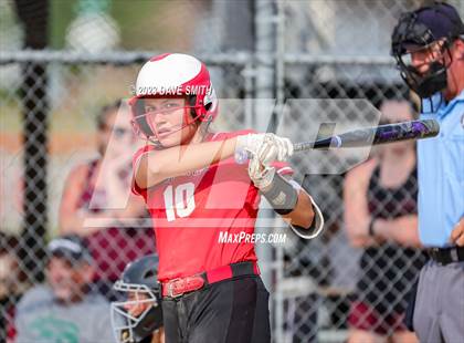 Thumbnail 1 in Western Dubuque vs North Linn (West Delaware Invitational) photogallery.