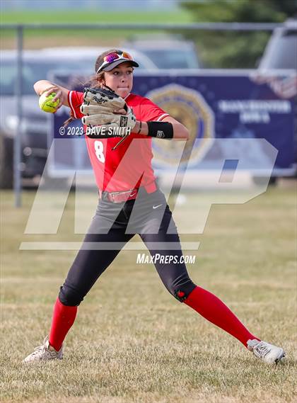 Thumbnail 1 in Western Dubuque vs North Linn (West Delaware Invitational) photogallery.