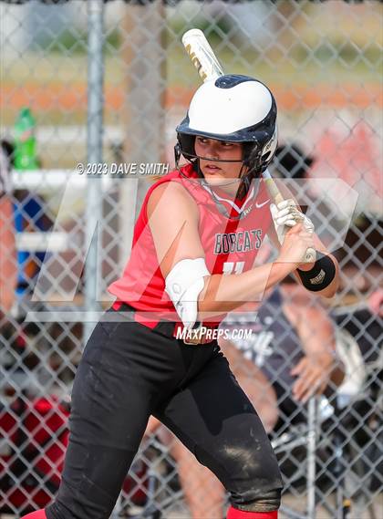 Thumbnail 3 in Western Dubuque vs North Linn (West Delaware Invitational) photogallery.