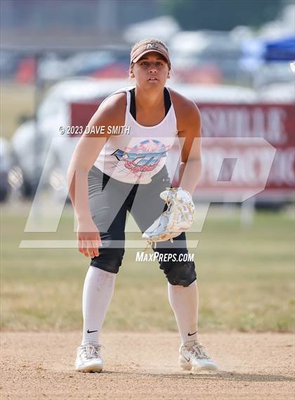 Thumbnail 2 in Western Dubuque vs North Linn (West Delaware Invitational) photogallery.