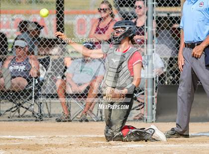 Thumbnail 3 in Western Dubuque vs North Linn (West Delaware Invitational) photogallery.