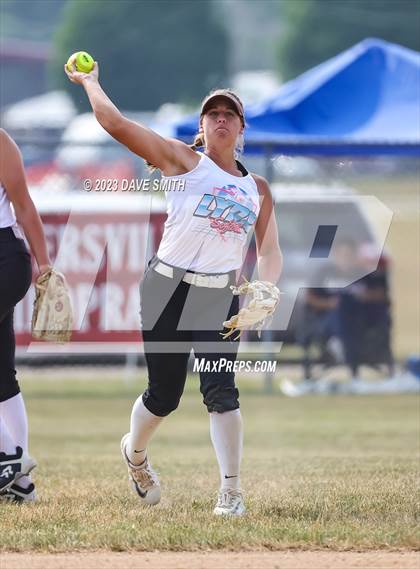 Thumbnail 3 in Western Dubuque vs North Linn (West Delaware Invitational) photogallery.