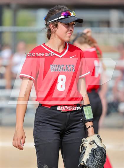 Thumbnail 1 in Western Dubuque vs North Linn (West Delaware Invitational) photogallery.