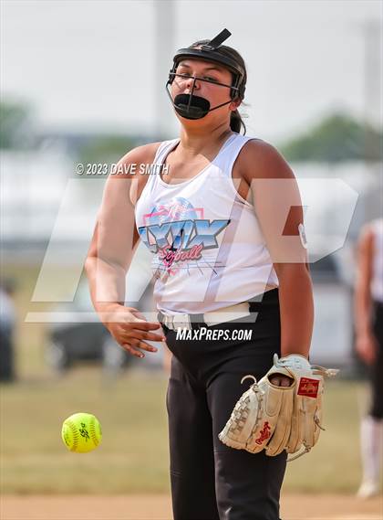 Thumbnail 3 in Western Dubuque vs North Linn (West Delaware Invitational) photogallery.