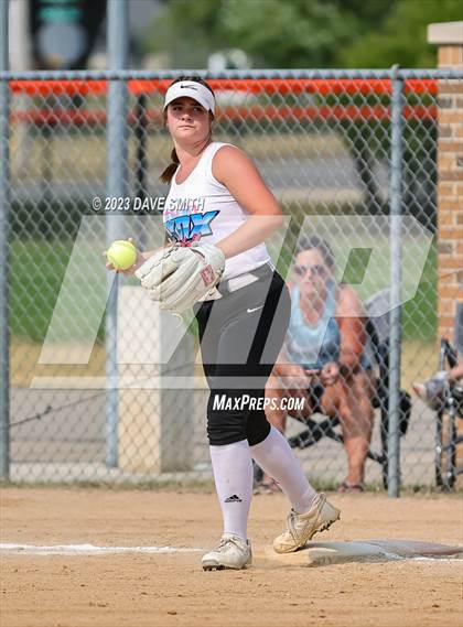 Thumbnail 2 in Western Dubuque vs North Linn (West Delaware Invitational) photogallery.