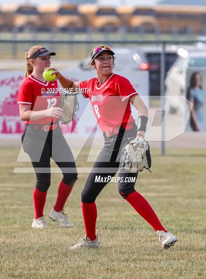 Thumbnail 2 in Western Dubuque vs North Linn (West Delaware Invitational) photogallery.
