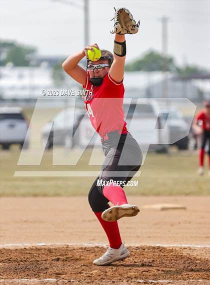 Thumbnail 3 in Western Dubuque vs North Linn (West Delaware Invitational) photogallery.