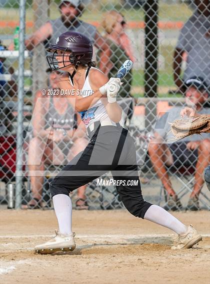 Thumbnail 3 in Western Dubuque vs North Linn (West Delaware Invitational) photogallery.