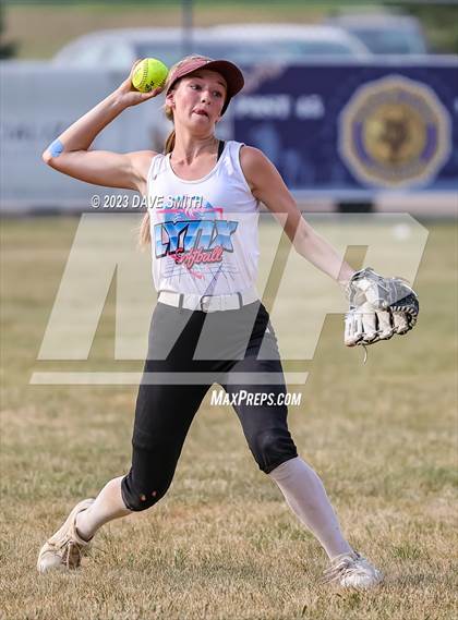 Thumbnail 2 in Western Dubuque vs North Linn (West Delaware Invitational) photogallery.