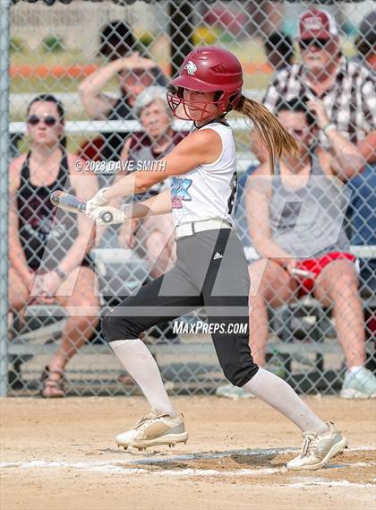 Thumbnail 2 in Western Dubuque vs North Linn (West Delaware Invitational) photogallery.