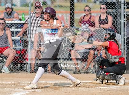 Thumbnail 3 in Western Dubuque vs North Linn (West Delaware Invitational) photogallery.