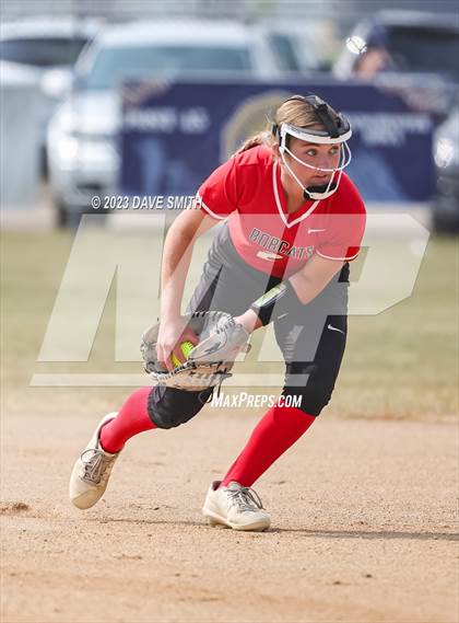 Thumbnail 3 in Western Dubuque vs North Linn (West Delaware Invitational) photogallery.