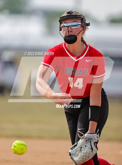 Thumbnail 1 in Western Dubuque vs North Linn (West Delaware Invitational) photogallery.