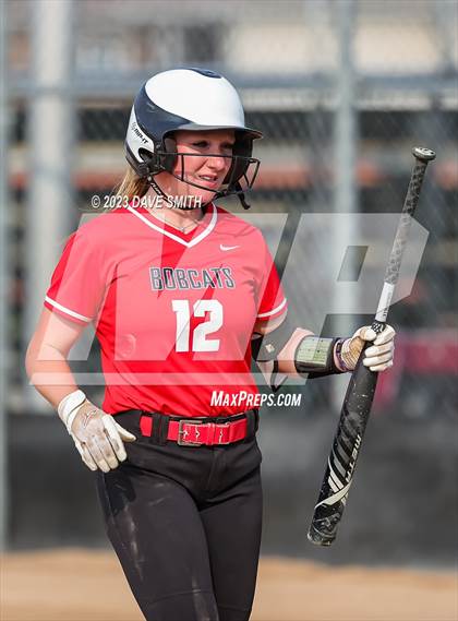 Thumbnail 3 in Western Dubuque vs North Linn (West Delaware Invitational) photogallery.
