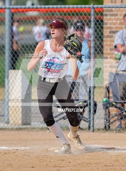 Thumbnail 3 in Western Dubuque vs North Linn (West Delaware Invitational) photogallery.