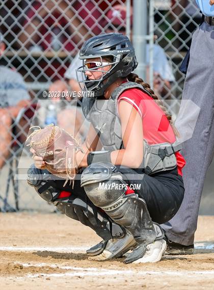 Thumbnail 3 in Western Dubuque vs North Linn (West Delaware Invitational) photogallery.