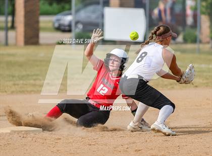 Thumbnail 1 in Western Dubuque vs North Linn (West Delaware Invitational) photogallery.