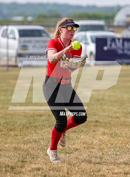 Thumbnail 3 in Western Dubuque vs North Linn (West Delaware Invitational) photogallery.