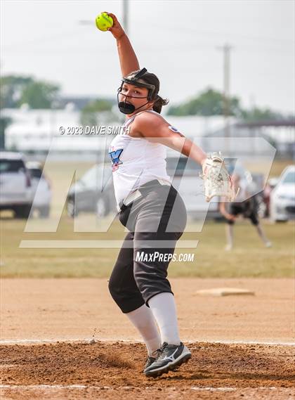 Thumbnail 2 in Western Dubuque vs North Linn (West Delaware Invitational) photogallery.