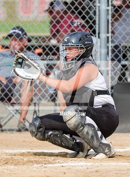 Thumbnail 1 in Western Dubuque vs North Linn (West Delaware Invitational) photogallery.