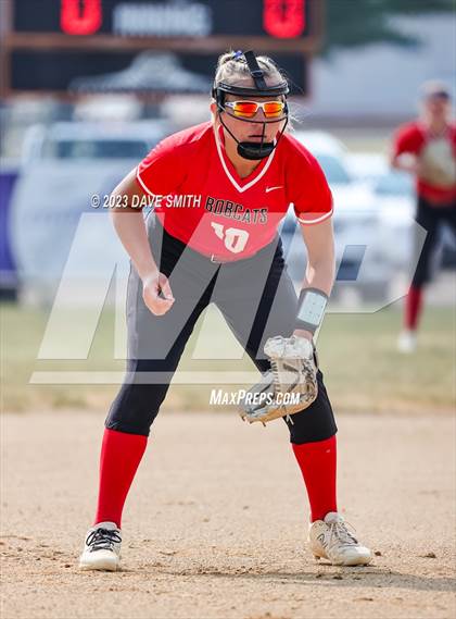 Thumbnail 2 in Western Dubuque vs North Linn (West Delaware Invitational) photogallery.