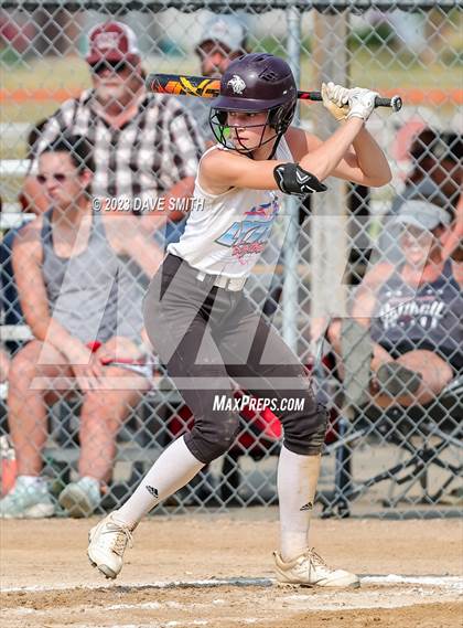 Thumbnail 2 in Western Dubuque vs North Linn (West Delaware Invitational) photogallery.